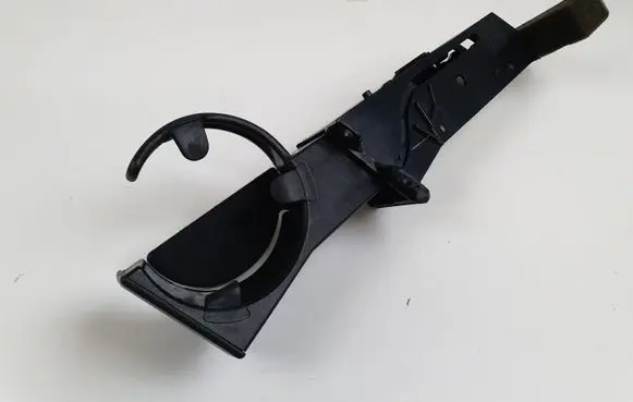 Cup holder front