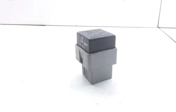 Mitsubishi Carisma Other relay MB953395 72HM000