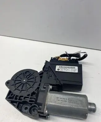 Volkswagen Transporter - Caravelle T5 Front door window regulator motor 7H1959801 S0203H005