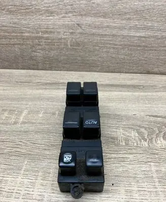 Nissan Primera Electric window control switch 25401AV640