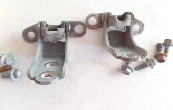 Honda FR-V Front door hinge set 