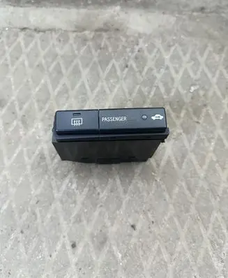 Toyota Avensis T250 Windscreen/window heater switch 8479005130C