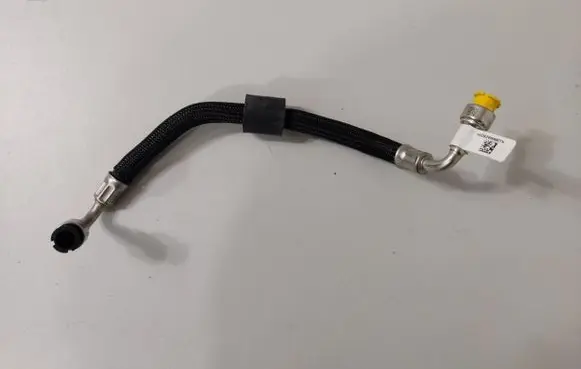BMW 8 G14 Fuel line pipe 8699282