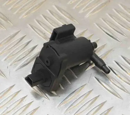 Mercedes-Benz C W203 Turbo solenoid valve A2038000178