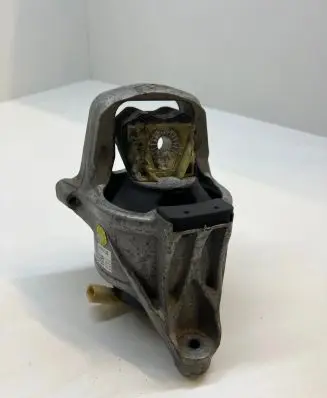Audi A4 S4 B9 Engine mount bracket 8W0199372AB 4518202