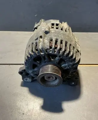 Volkswagen Golf Plus Generator/alternator 03C903023B