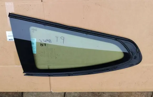 BMW 6 F12 F13 Rear vent window glass 7219890 7199950