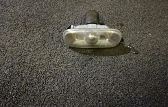 Audi A4 S4 B6 8E 8H Front fender indicator light 8e0949127