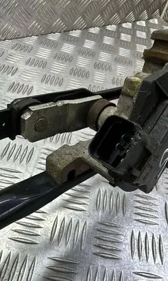 KIA Soul Front wiper linkage and motor 98100B2900