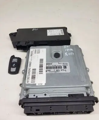 BMW 3 E90 E91 Engine ECU kit and lock set 7823973 030005861 0281014726