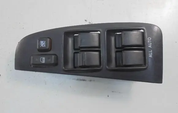 Toyota Avensis Verso Electric window control switch 8482005100