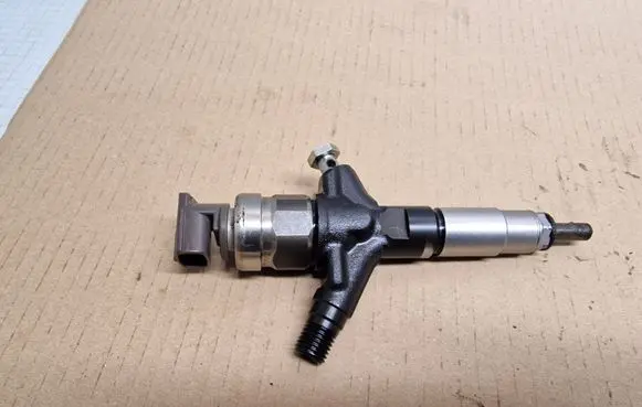 Subaru Outback Fuel injector 16613AA030 025005M06089 DENSO025005M06089