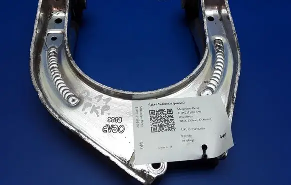 Mercedes-Benz E W211 Front lower control arm/wishbone A2113306707