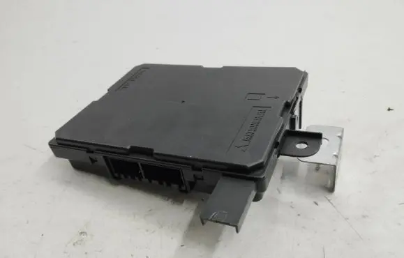 Peugeot 4007 Fan control module 7820A425 CAB501A068M