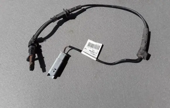 Peugeot 508 II ABS brake wheel speed sensor 9825606380
