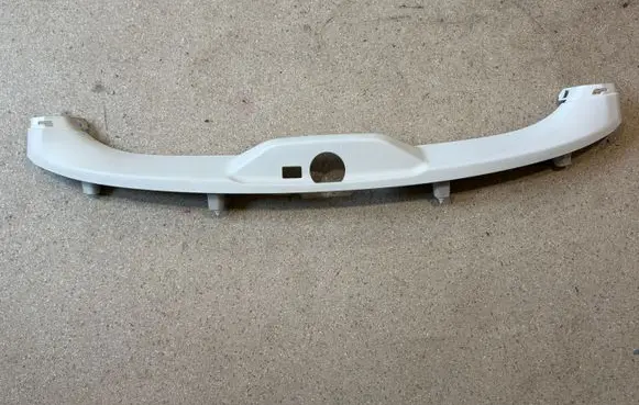 BMW 3 G20 G21 Tailgate trim 8738524