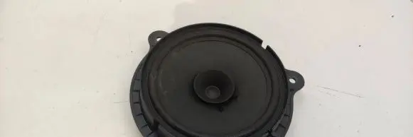 Nissan Juke I F15 High frequency speaker in the rear doors 
