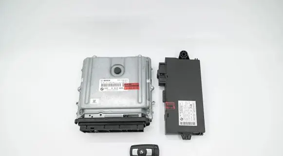 BMW 3 E90 E91 Engine ECU kit and lock set 8510829 0281017024