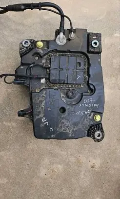 DS Automobiles 7 Crossback AdBlue liquid reservoir P1005917 P1005914