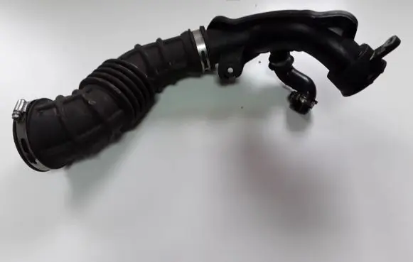 Ford Kuga II Intercooler hose/pipe DS739F805