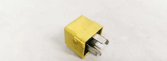 Mercedes-Benz C W203 Other relay A0025421419 4RD00779400