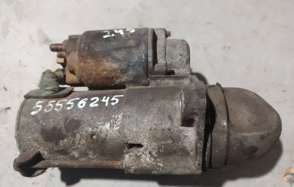 Opel Signum Starter motor 55556245