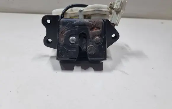 Toyota Corolla E120 E130 Loading door lock 