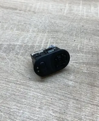 Opel Corsa C Wing mirror switch 09226861