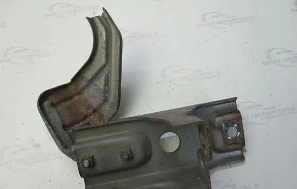 Mitsubishi Outlander Fender mounting bracket