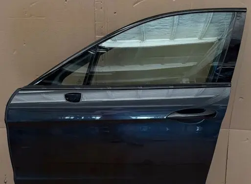 Porsche Panamera (971) Front door D563