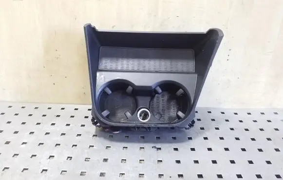 Cup holder front