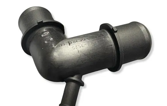 Toyota Avensis T270 Engine coolant pipe/hose 1657126151