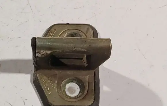 Volvo S70 V70 V70 XC Front door lock loop/hook striker 9152664