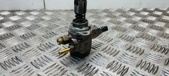 Volkswagen PASSAT B7 Fuel injection high pressure pump 03C127026P