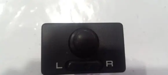 Nissan Almera Wing mirror switch 5727t