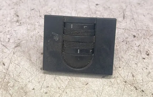 Volkswagen Golf III Seat heating switch 1h6963563