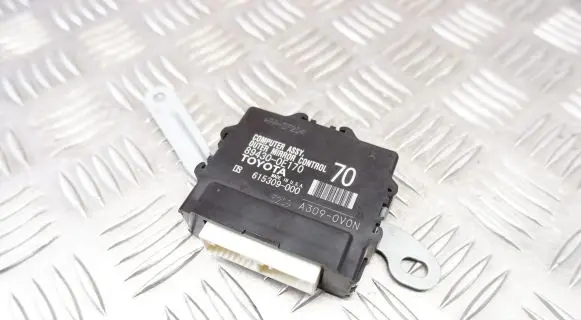 Toyota Highlander XU70 Wing mirror control module 894300E170
