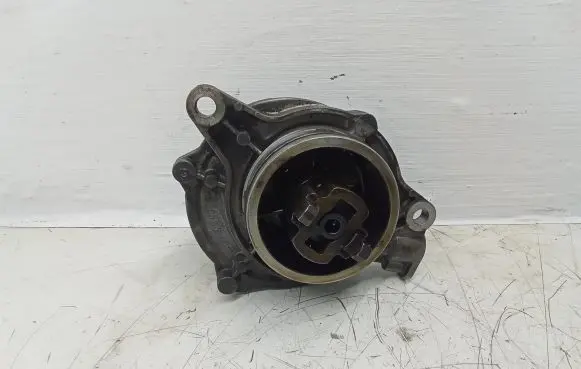 BMW 7 E65 E66 Vacuum pump