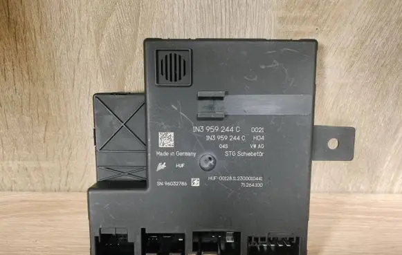 Volkswagen Multivan T6 Door control unit/module 1N3959244C