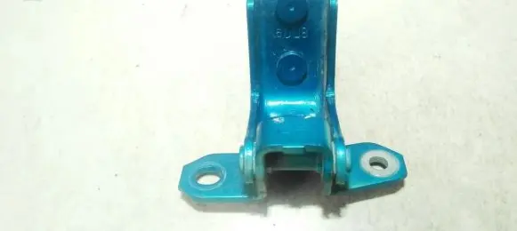 Suzuki Vitara (LY) Front door upper hinge 8d09 68l