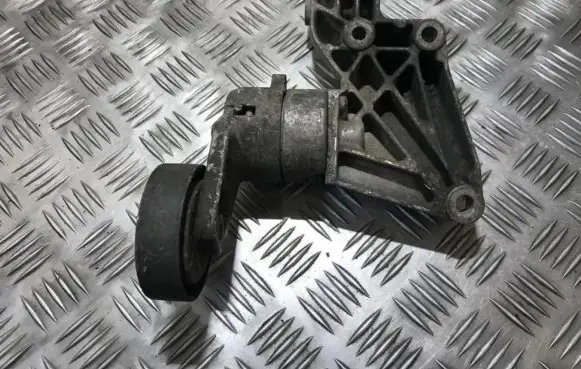 Opel Astra G Engine mounting bracket 90571112 92021