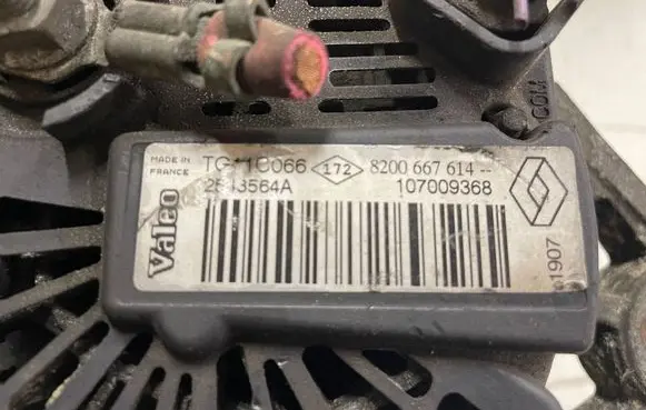 Renault Megane II Generator/alternator 8200667614 107009368 2543564A