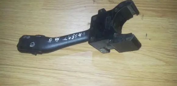 Volkswagen PASSAT B5 Wiper control stalk