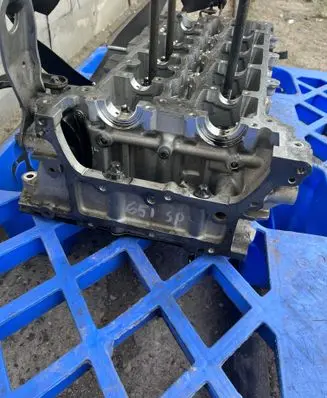 Mercedes-Benz Sprinter W906 Engine head R651016