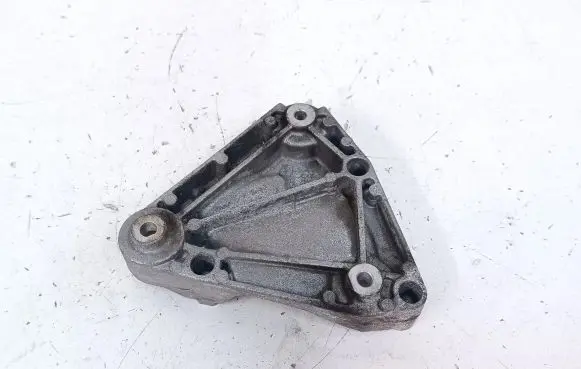 Buick Encore I A/C compressor mount bracket 55577637