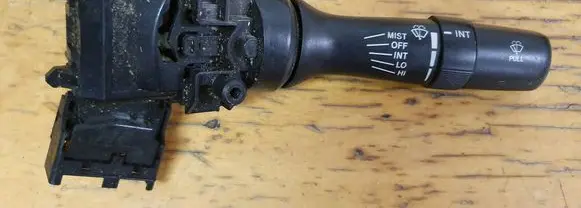 Toyota Hilux (AN10, AN20, AN30) Wiper control stalk