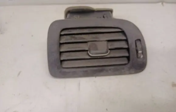 Chevrolet Volt I Dashboard side air vent grill/cover trim 22878229 22878237