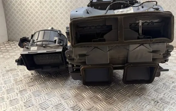 BMW 1 E81 E87 Interior heater climate box assembly