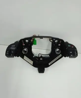 Volvo XC90 Steering wheel buttons/switches P550622 10TE896