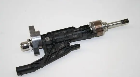 BMW X1 U11 Fuel injector 8744746
